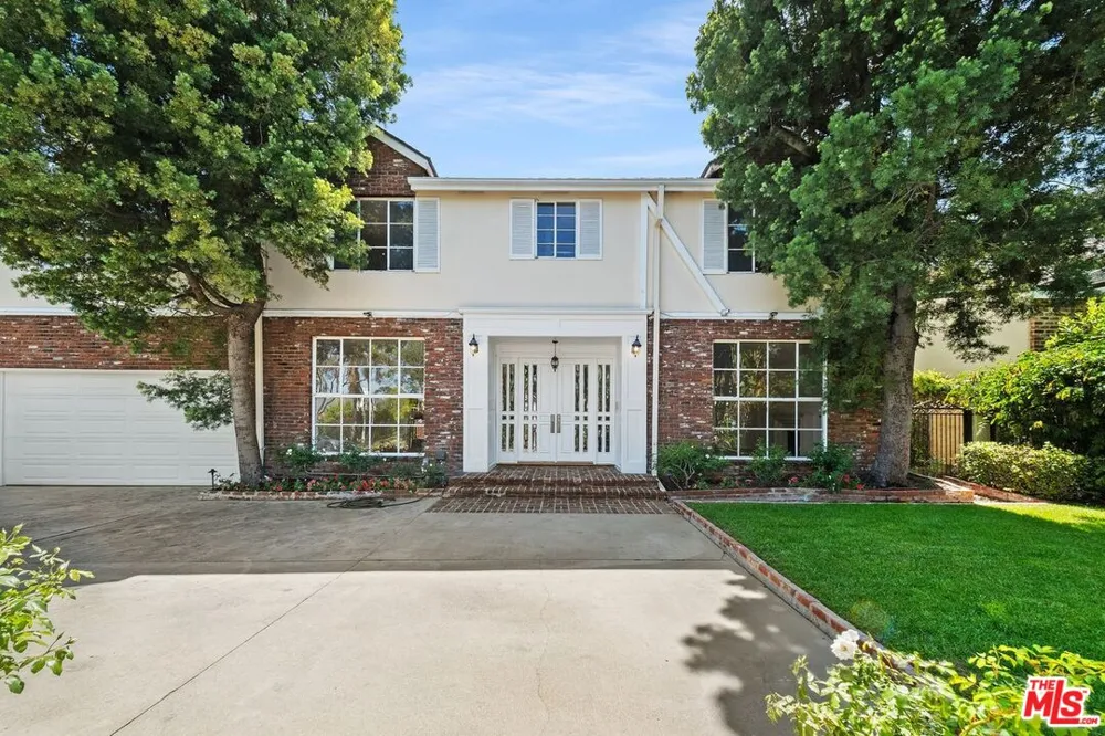 517 Elm Drive Beverly Hills, CA 90210