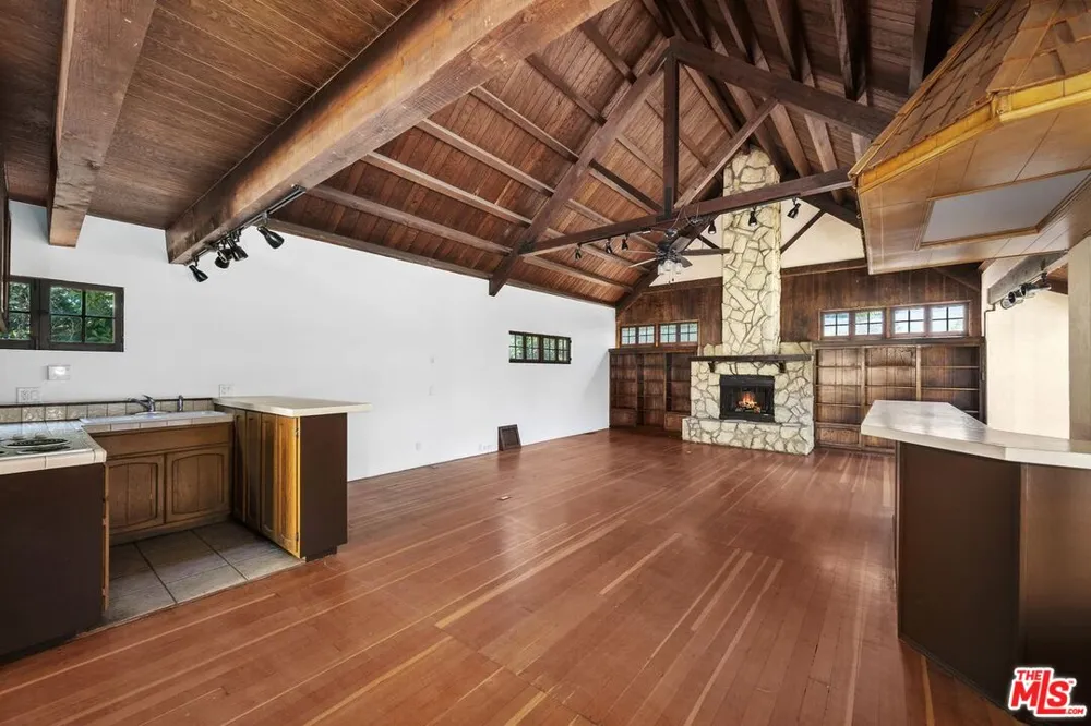 517 Elm Drive Beverly Hills, CA 90210