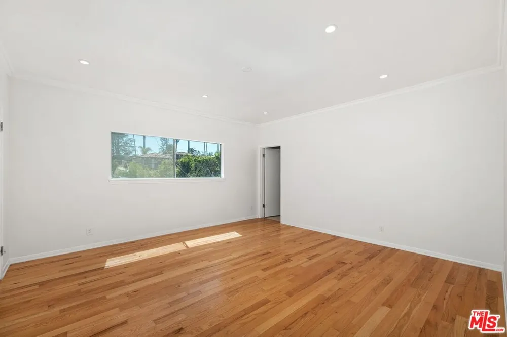 517 Elm Drive Beverly Hills, CA 90210