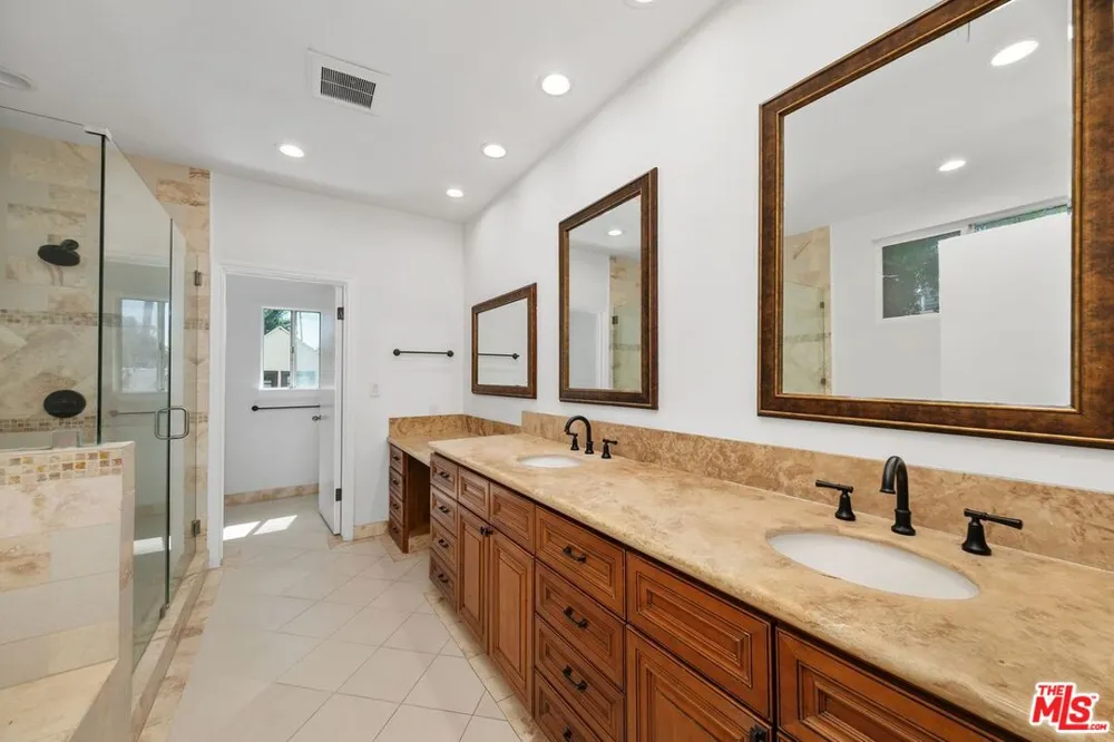 517 Elm Drive Beverly Hills, CA 90210