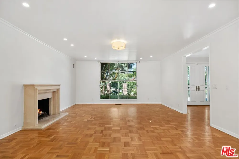 517 Elm Drive Beverly Hills, CA 90210