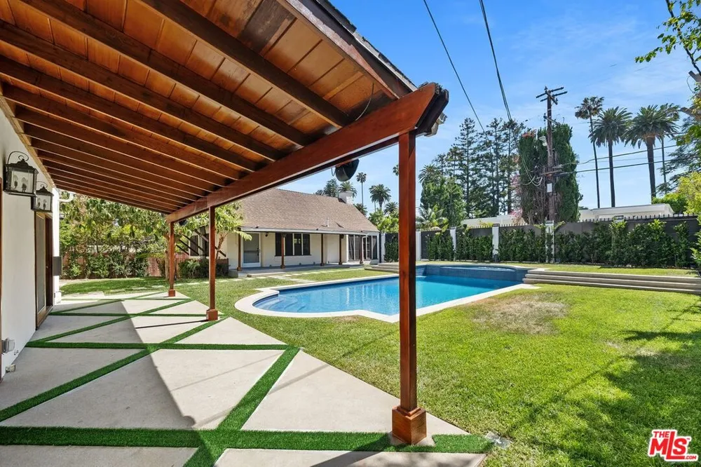 517 Elm Drive Beverly Hills, CA 90210
