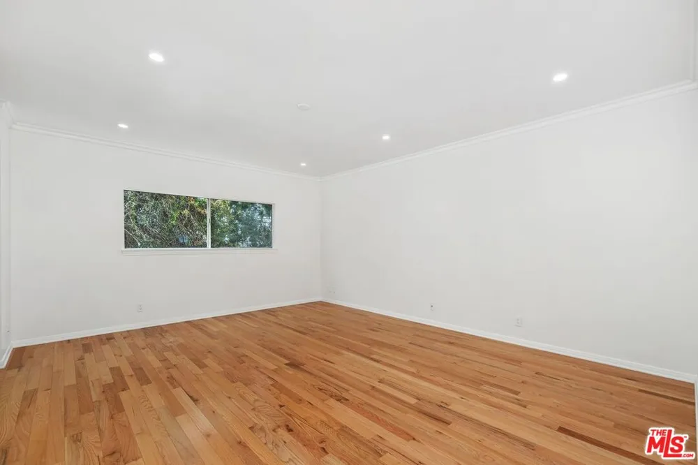 517 Elm Drive Beverly Hills, CA 90210