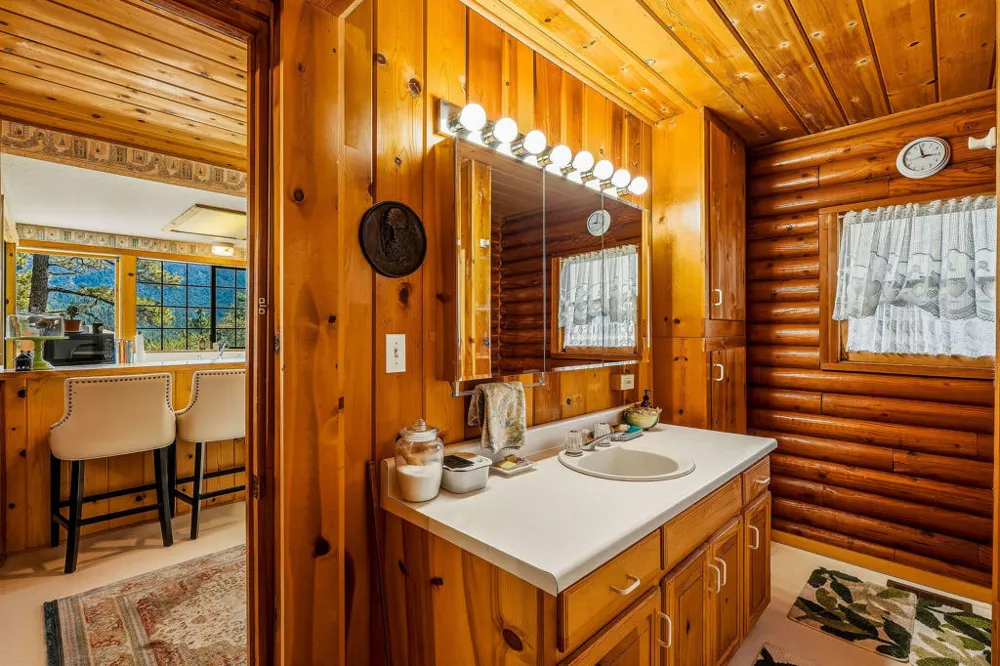 25070 Highway 243 Highway Idyllwild, CA 92549