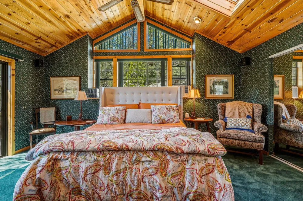 25070 Highway 243 Highway Idyllwild, CA 92549