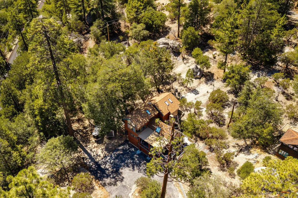 25070 Highway 243 Highway Idyllwild, CA 92549