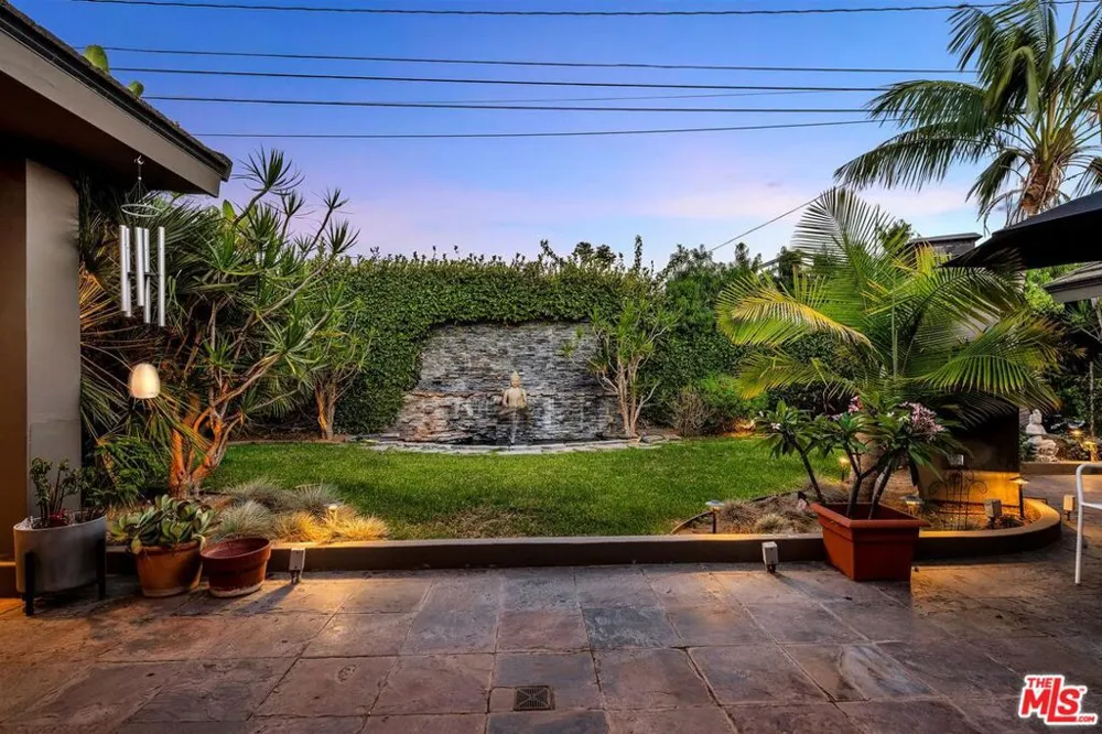 6020 S Halm Avenue Los Angeles, CA 90056