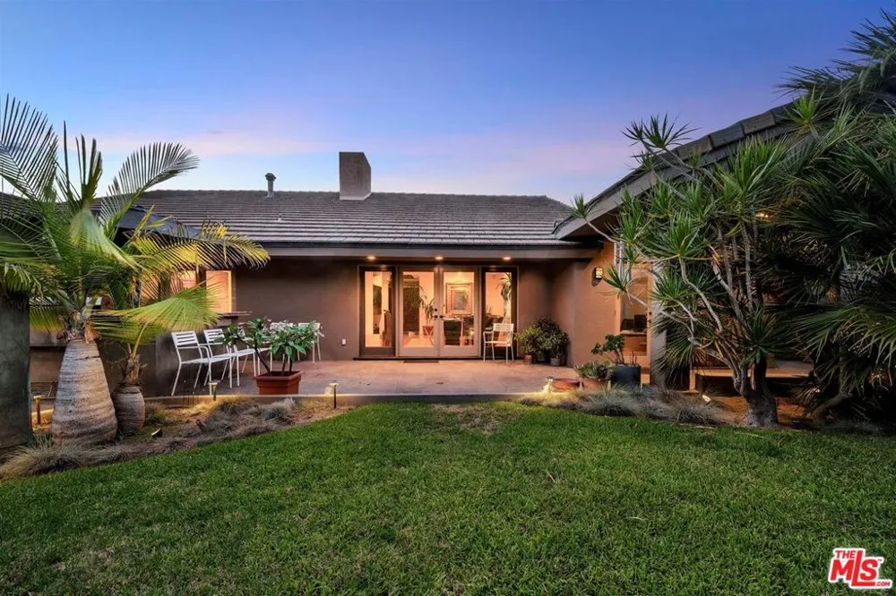 6020 S Halm Avenue Los Angeles, CA 90056