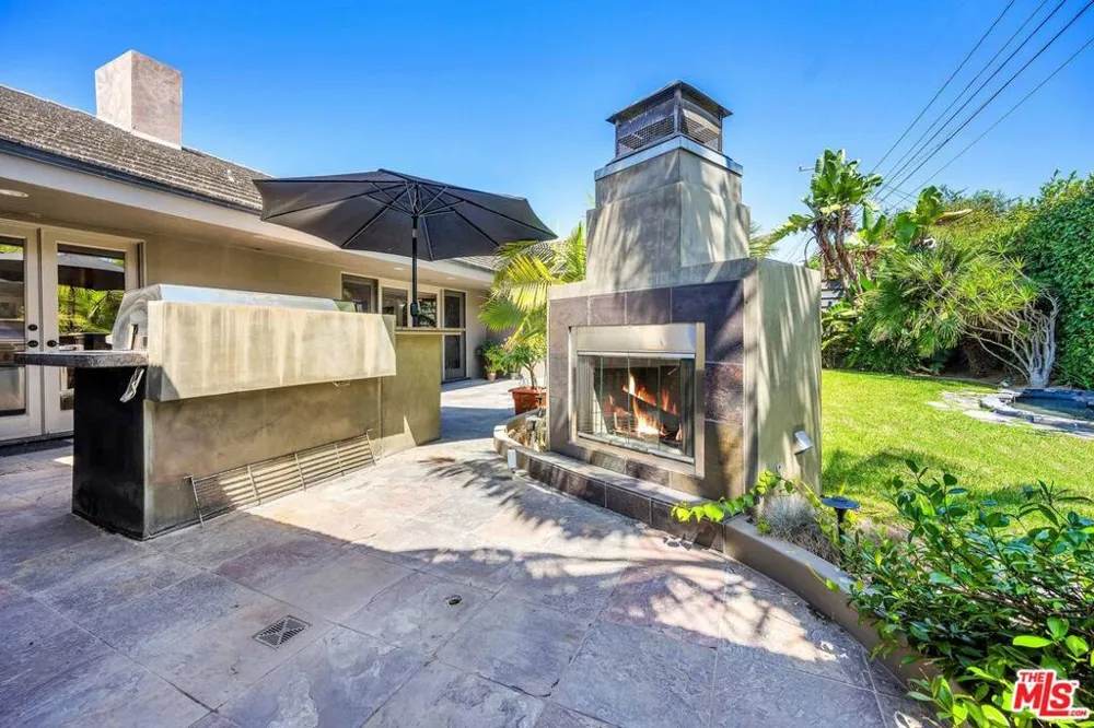 6020 S Halm Avenue Los Angeles, CA 90056