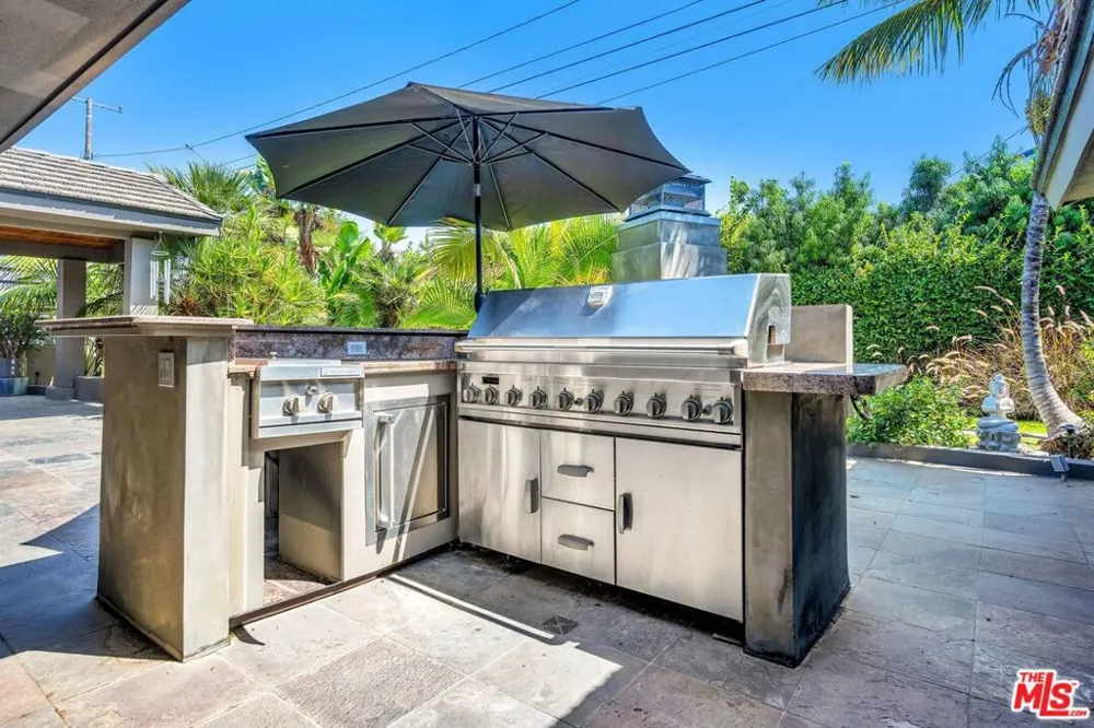 6020 S Halm Avenue Los Angeles, CA 90056