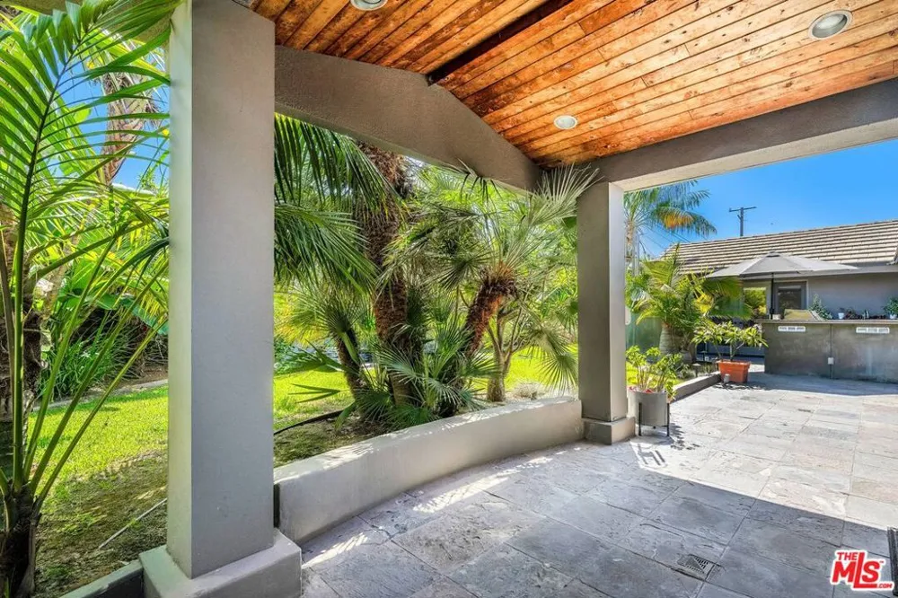 6020 S Halm Avenue Los Angeles, CA 90056