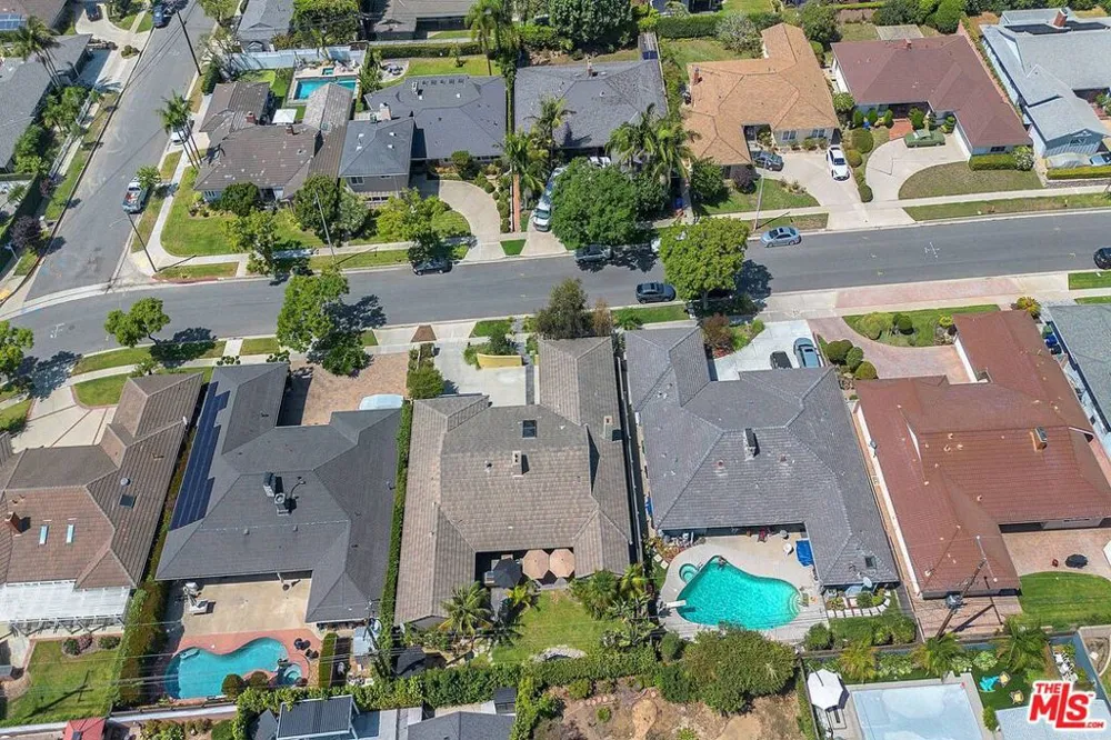 6020 S Halm Avenue Los Angeles, CA 90056