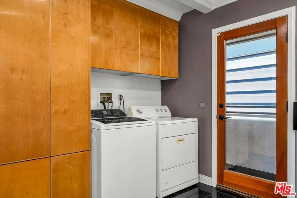 6020 S Halm Avenue Los Angeles, CA 90056