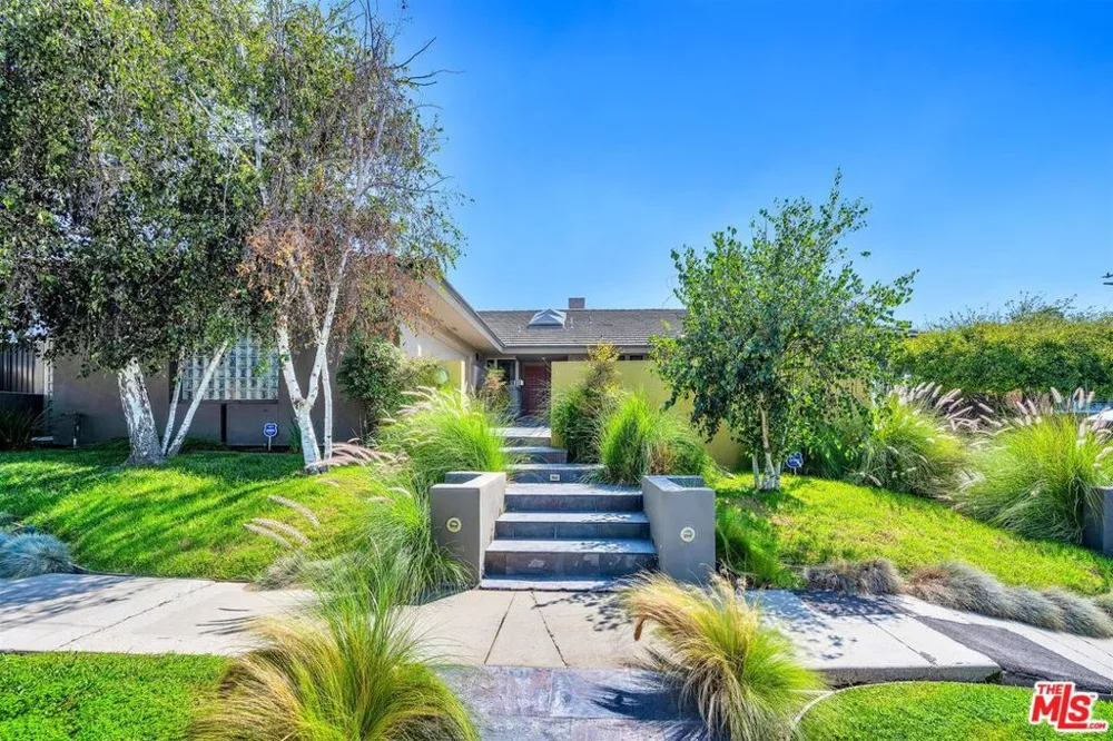 6020 S Halm Avenue Los Angeles, CA 90056
