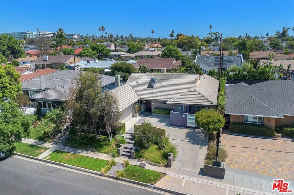 6020 S Halm Avenue Los Angeles, CA 90056