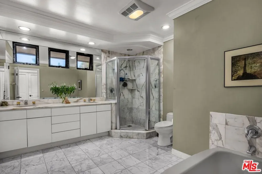 6020 S Halm Avenue Los Angeles, CA 90056