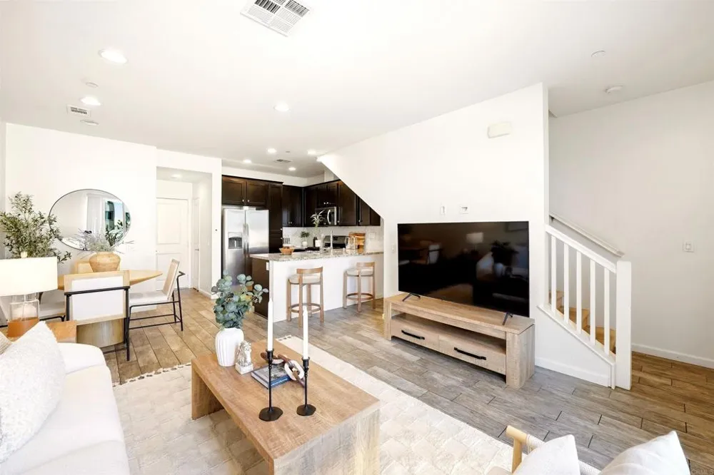 5526 Santa Alicia San Diego, CA 92154
