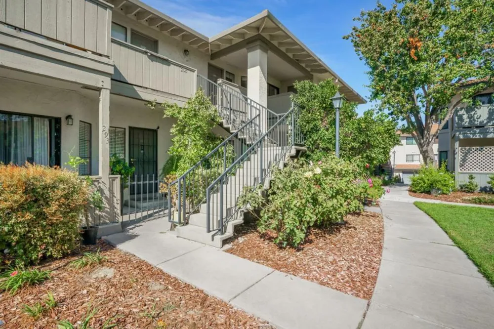 299 Kenbrook Circle San Jose, CA 95111