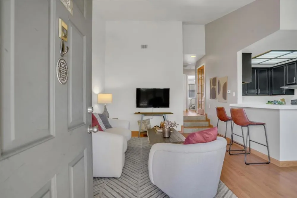 299 Kenbrook Circle San Jose, CA 95111