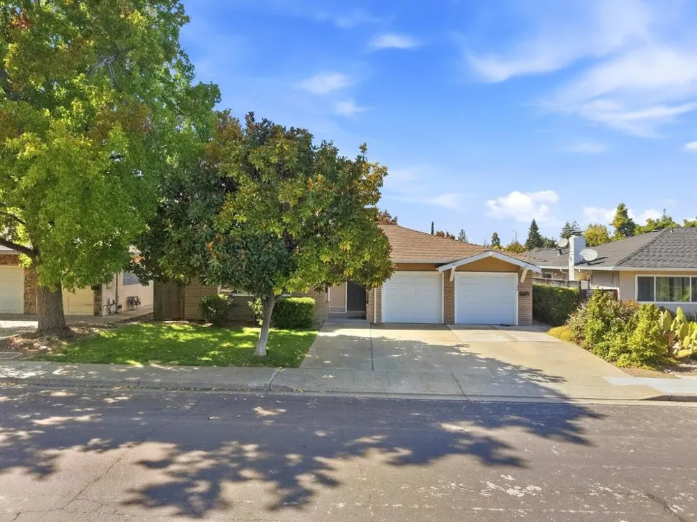 726 Muir Drive Mountain View, CA 94041