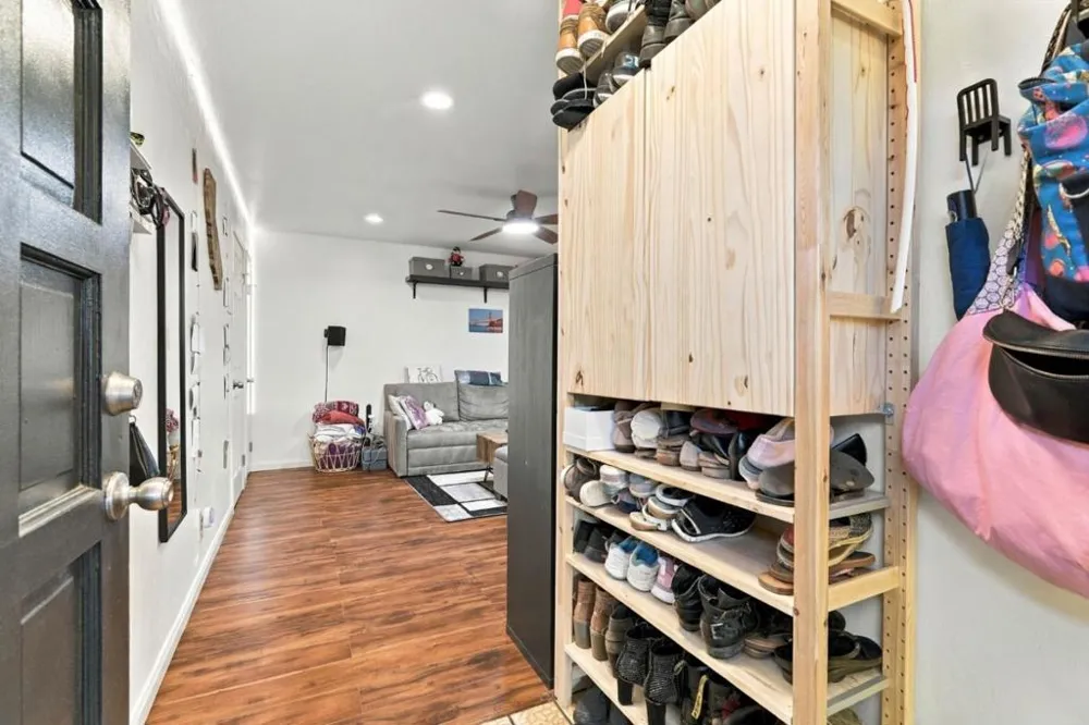 726 Muir Drive Mountain View, CA 94041