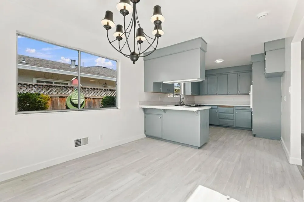 726 Muir Drive Mountain View, CA 94041