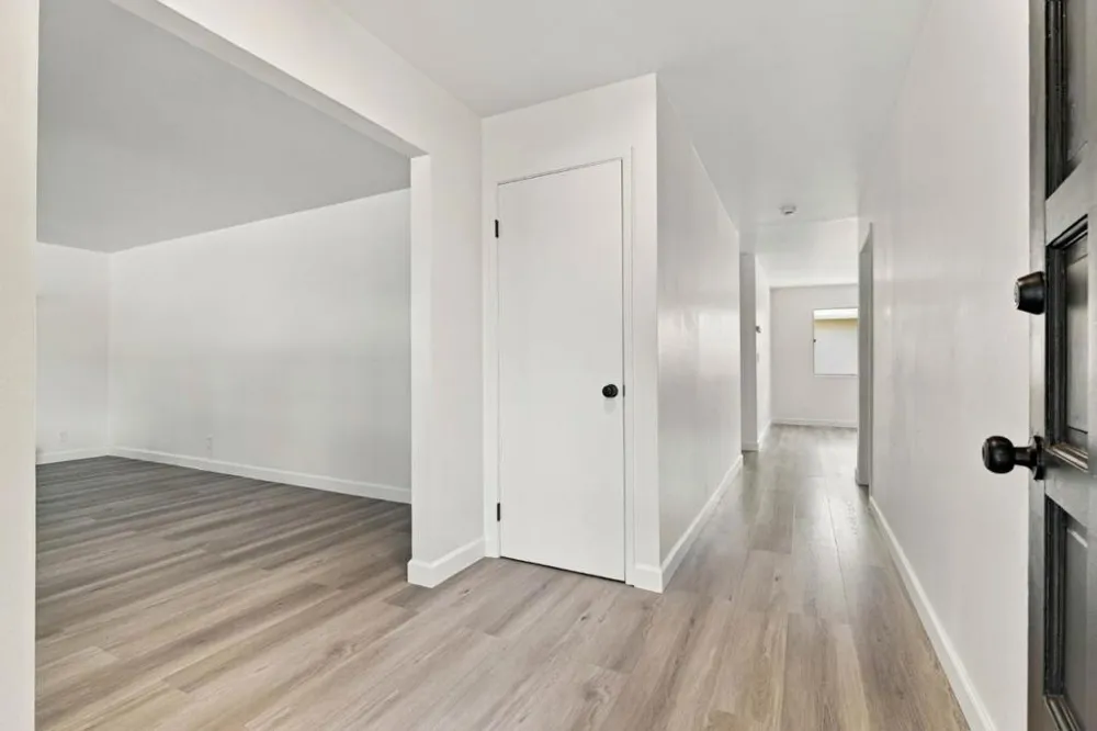 726 Muir Drive Mountain View, CA 94041