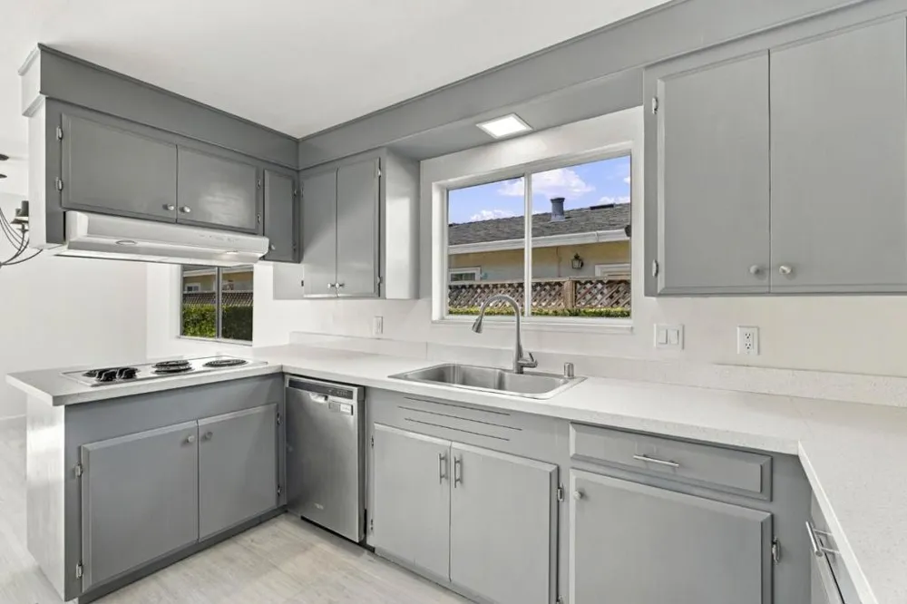 726 Muir Drive Mountain View, CA 94041