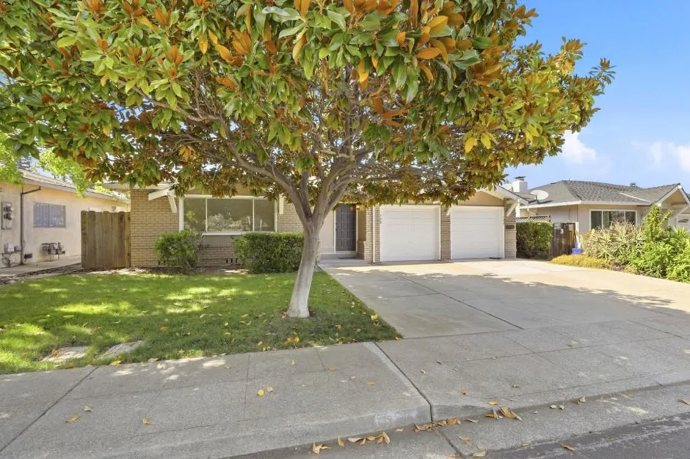 726 Muir Drive Mountain View, CA 94041