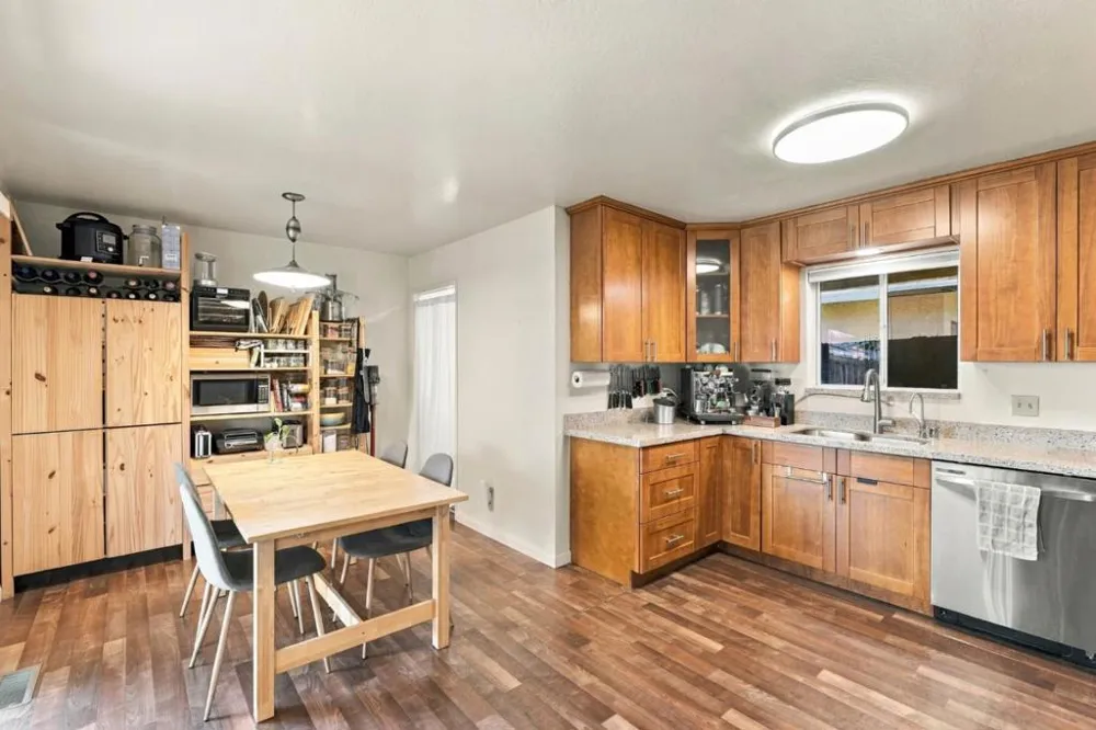 726 Muir Drive Mountain View, CA 94041