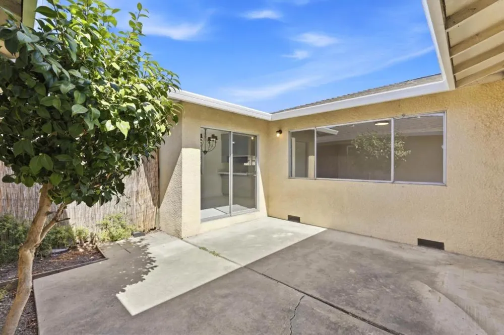 726 Muir Drive Mountain View, CA 94041