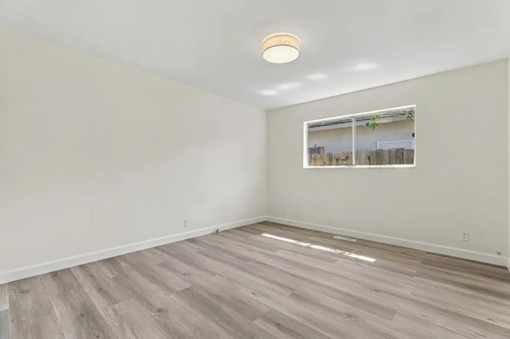 726 Muir Drive Mountain View, CA 94041