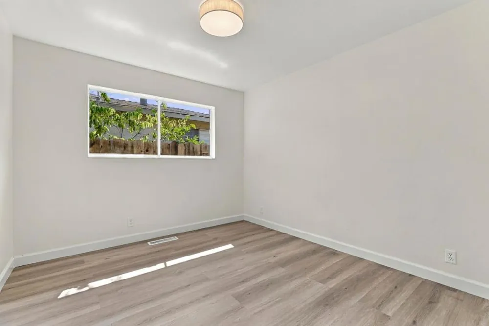 726 Muir Drive Mountain View, CA 94041