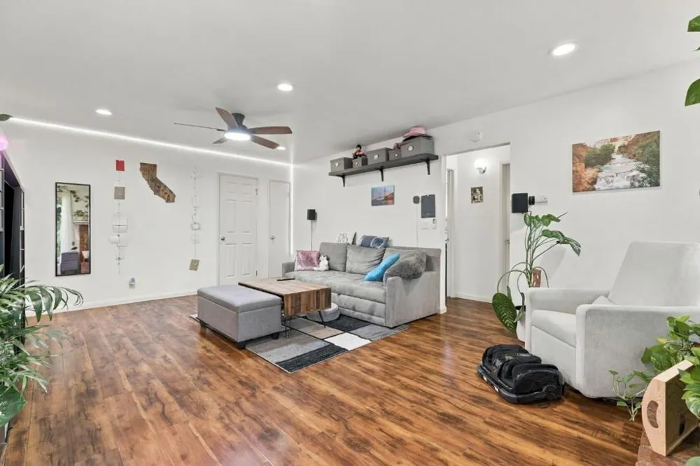 726 Muir Drive Mountain View, CA 94041