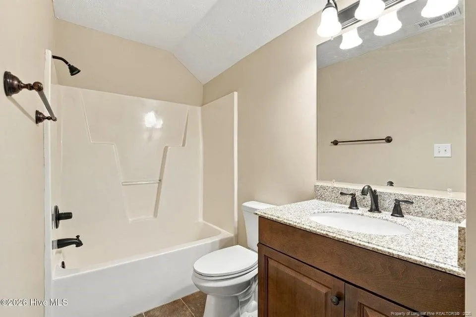 184 Hampshire Court Raeford, NC 28376