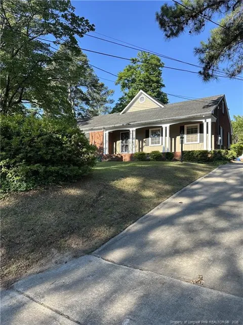 2505 Edgewater Drive