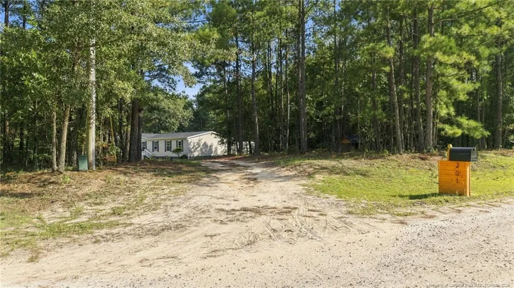 201 Castle Creek Drive Raeford, NC 28376