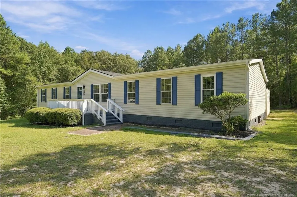 201 Castle Creek Drive Raeford, NC 28376