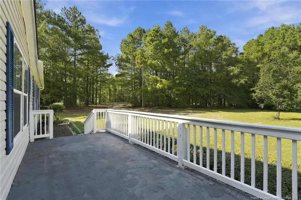 201 Castle Creek Drive Raeford, NC 28376