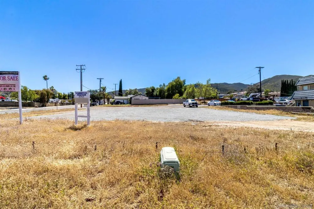 8069 Mission Gorge 1 Santee, CA 92071
