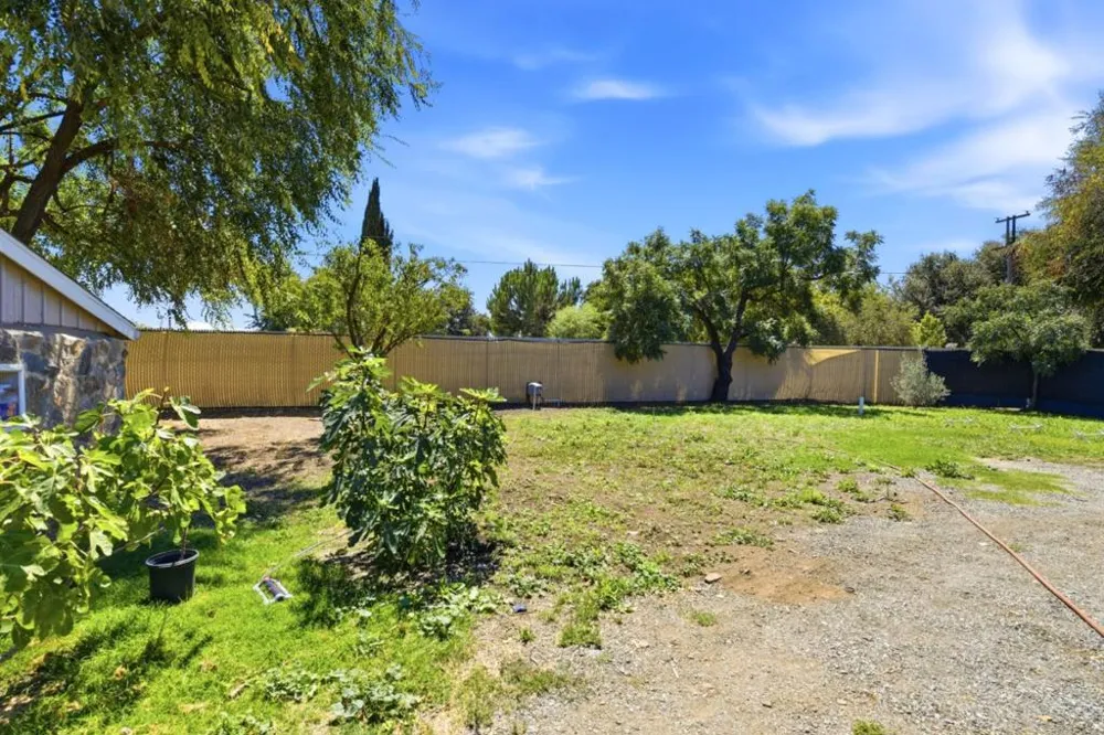 10095 Monterey Road Gilroy, CA 95020