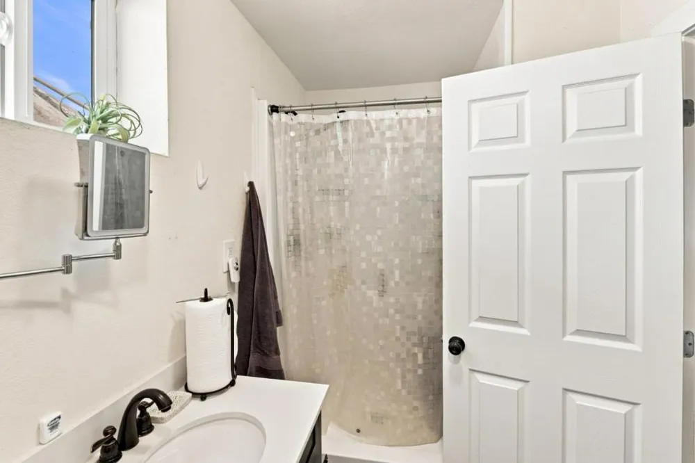 10095 Monterey Road Gilroy, CA 95020