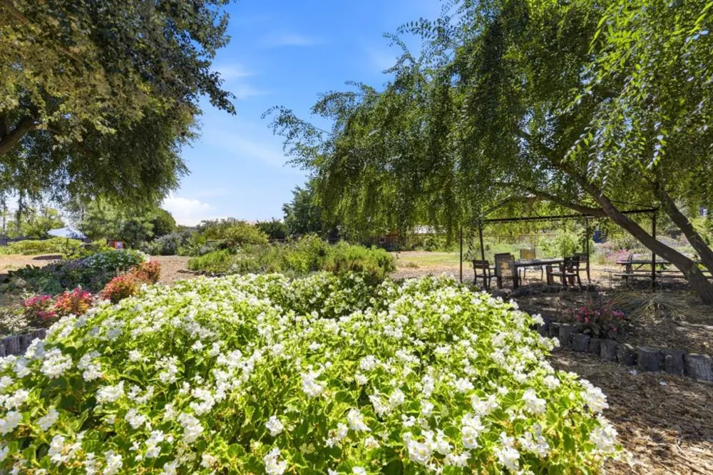 10095 Monterey Road Gilroy, CA 95020