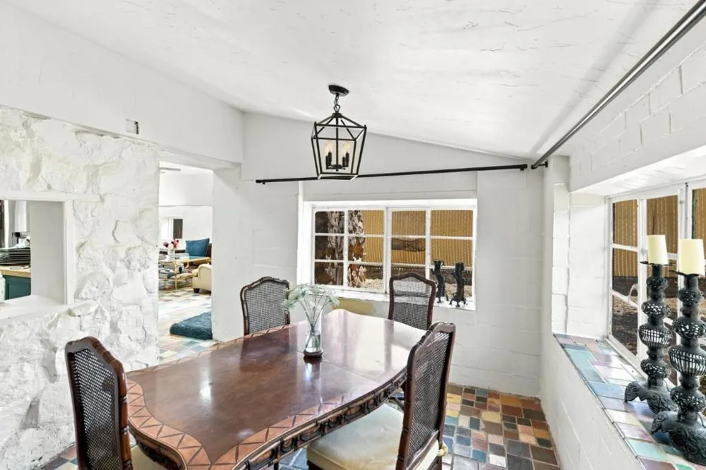 10095 Monterey Road Gilroy, CA 95020