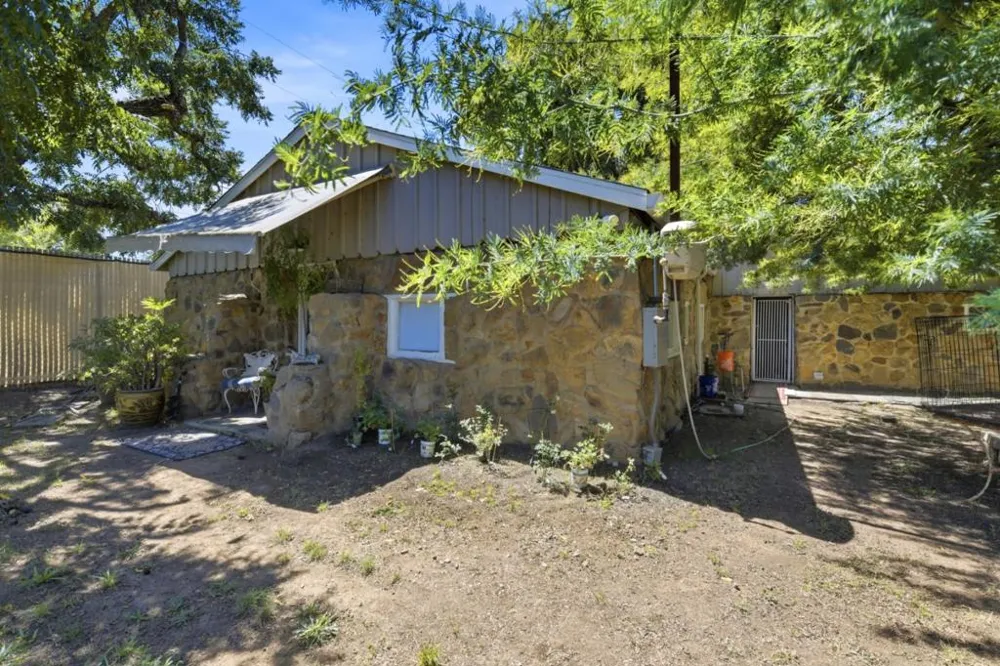 10095 Monterey Road Gilroy, CA 95020