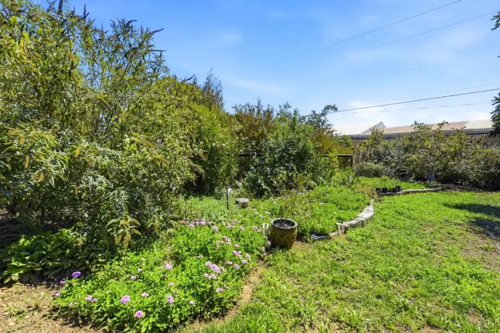 10095 Monterey Road Gilroy, CA 95020