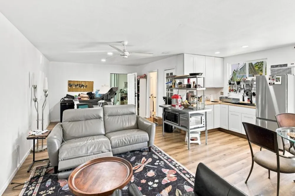 10095 Monterey Road Gilroy, CA 95020