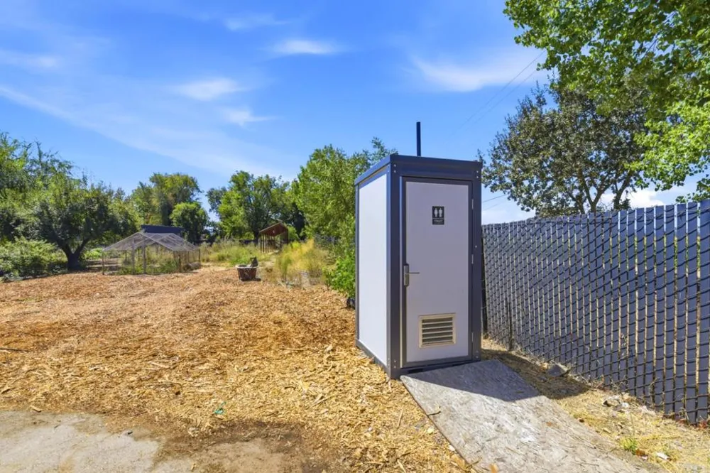 10095 Monterey Road Gilroy, CA 95020
