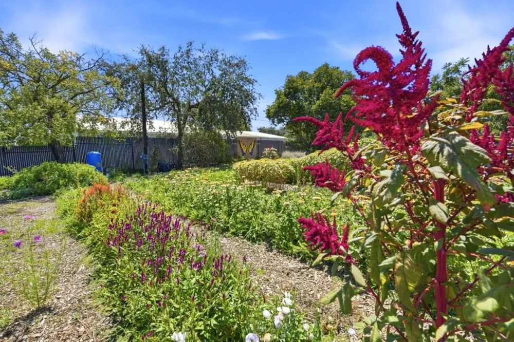 10095 Monterey Road Gilroy, CA 95020