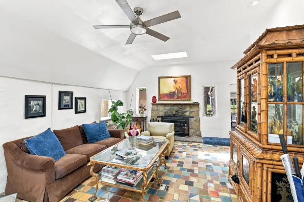 10095 Monterey Road Gilroy, CA 95020